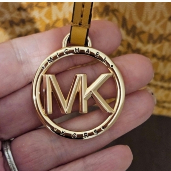 MICHAEL Michael Kors Large Monogram Coated Canvas Animal print Tote Bag - Picture 8 of 11